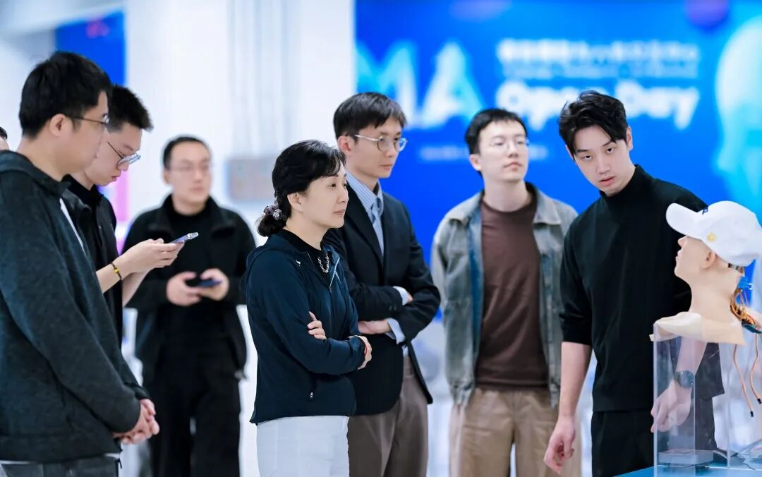 语言模型与人机交互中心